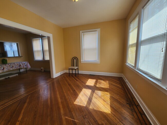 Building Photo - 316 Tremont Ave
