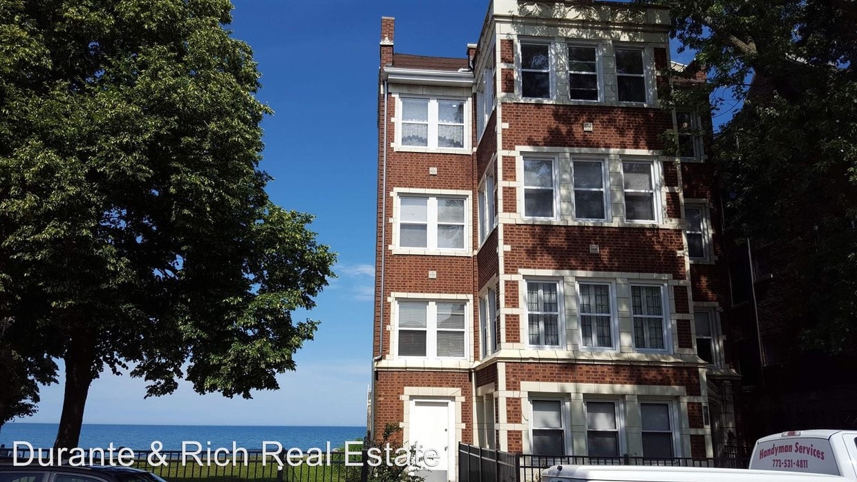 Primary Photo - 7739 N Eastlake Ter
