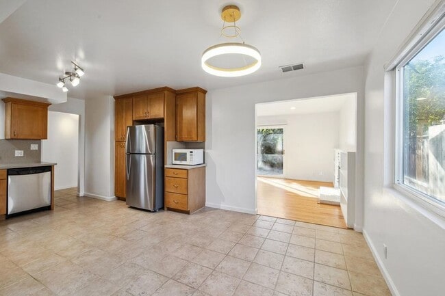Building Photo - 6386 Blackwood Dr