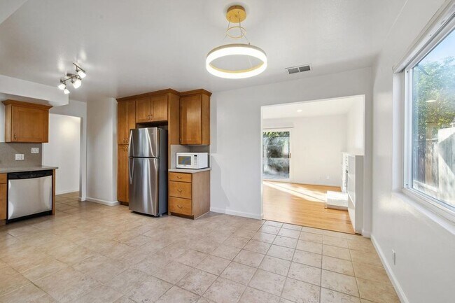 Foto del edificio - 6386 Blackwood Dr