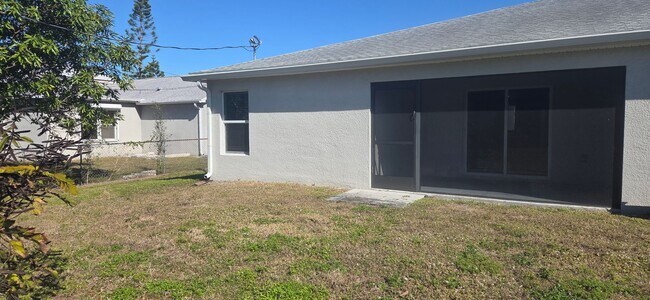 Foto del edificio - Duplex for rent