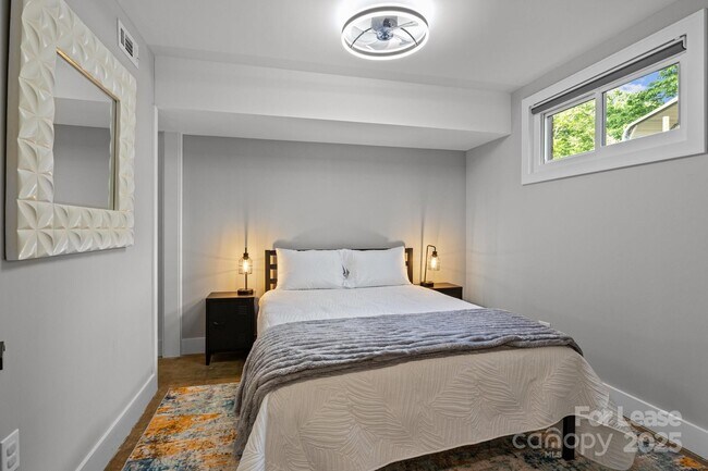 Foto del edificio - 4159 Todd St