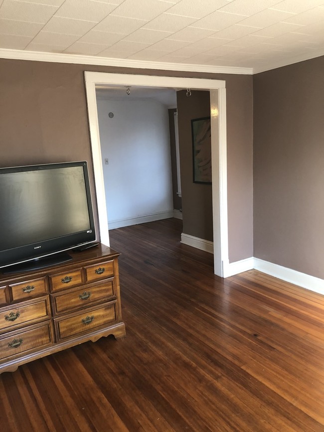 2508 W Medill Ave, Chicago, IL 60647 - Apartment for Rent  