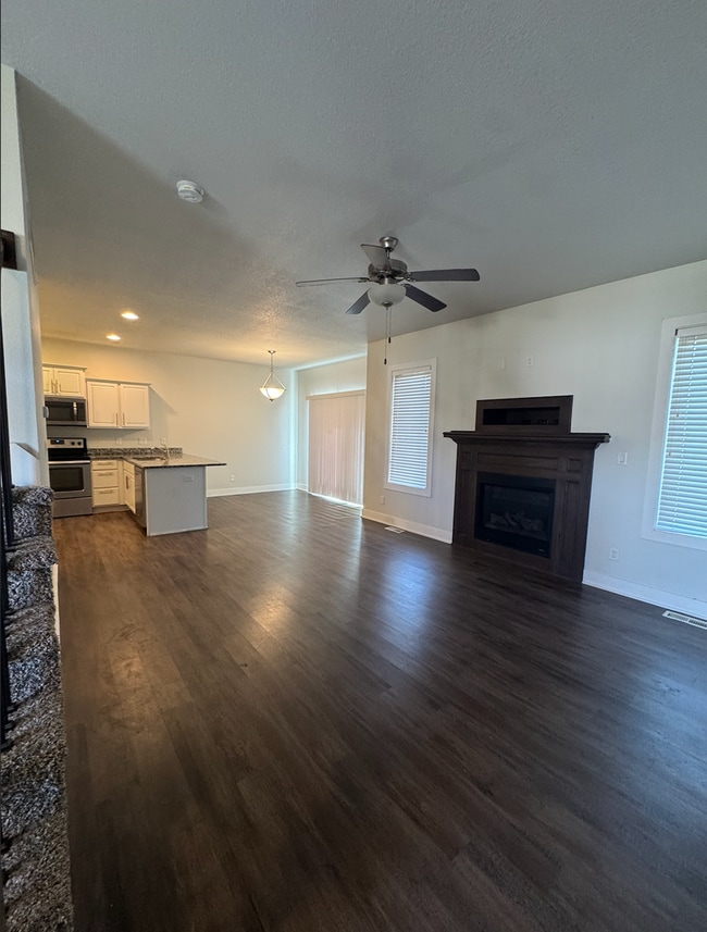 Building Photo - Beautiful, single-family home in Altoona! Call Today!