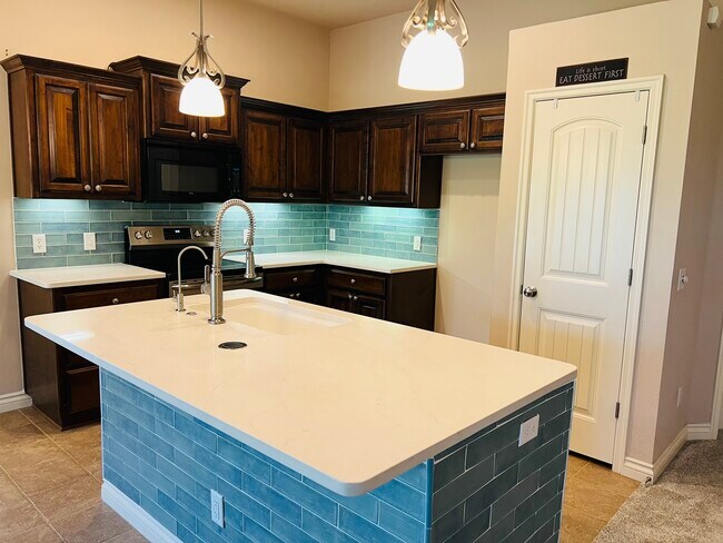 Building Photo - 18400 Agua Dr