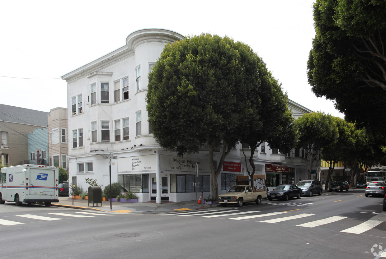 Primary Photo - 3049-3075 24th St