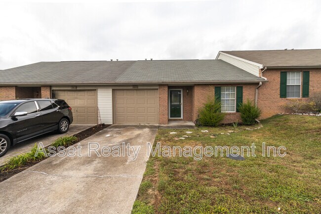 Building Photo - 385 Hawthorne Oaks Way