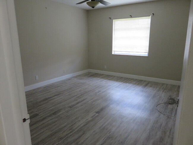 Building Photo - 8584 Bella Vista Dr
