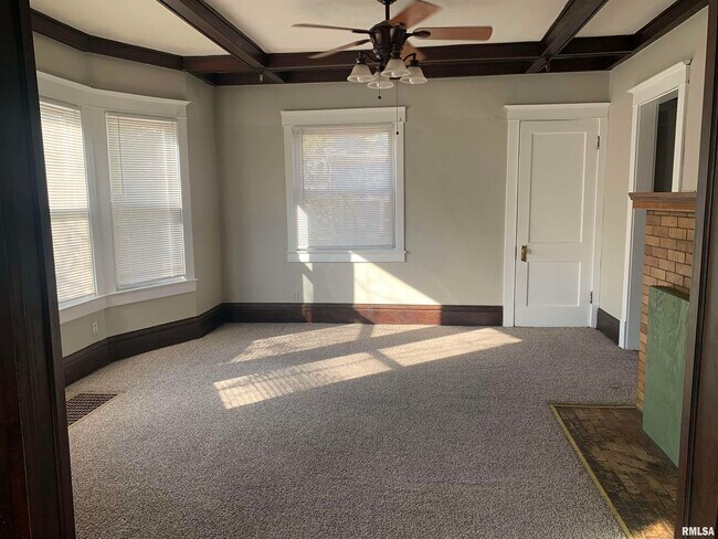 Foto del edificio - 2403 N Peoria Ave