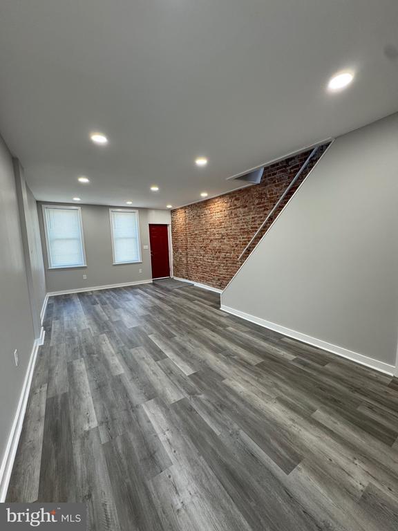 Foto del edificio - 2718 E Madison St