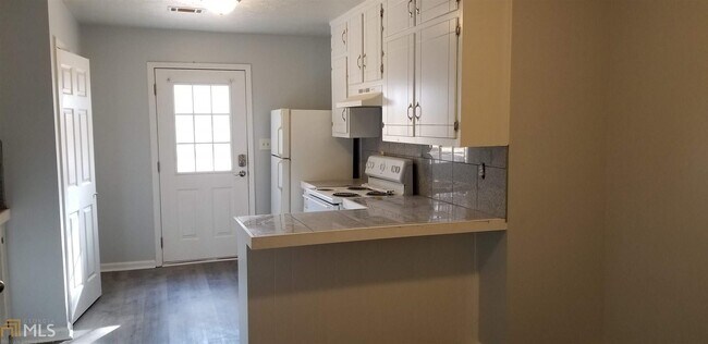 Building Photo - 9245 Cedar Ridge Dr NW