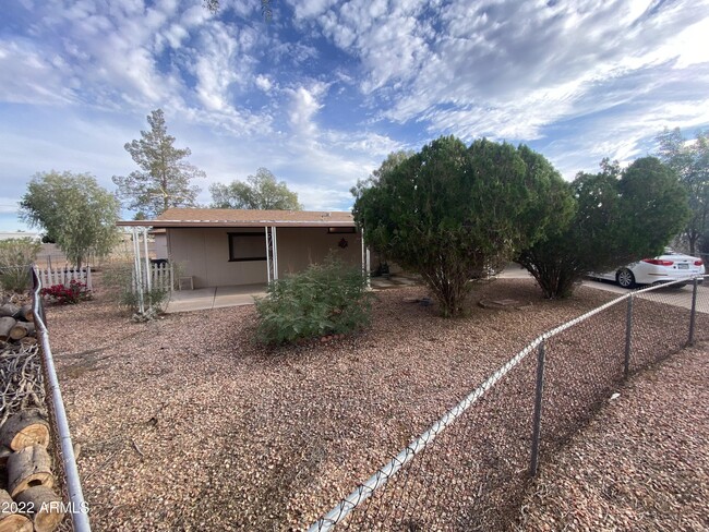 Building Photo - 1075 N Villa Granada Dr