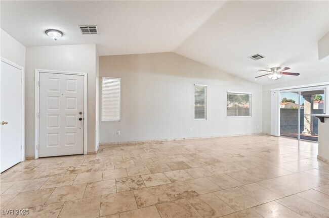 Foto del edificio - 857 Lantham Pl