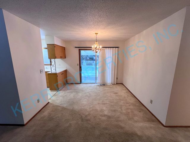 Building Photo - 3 Bd / 1 Bth - Attached Garage - Central A...