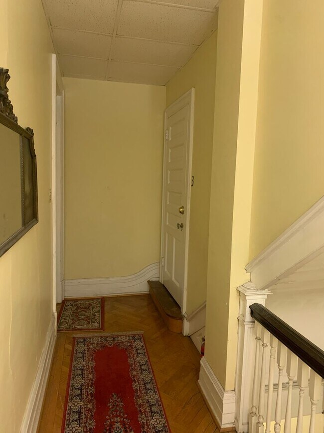 Foto del edificio - Video in Pictures! 3rd Floor Spacious 1 Be...
