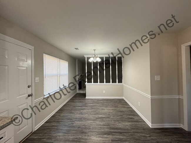 Foto del edificio - Ranch home in great Charlotte location!