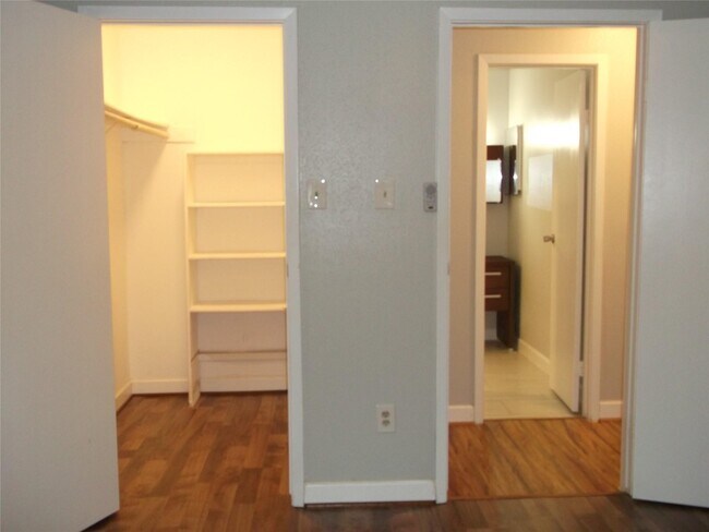 Foto del edificio - 8801 Hammerly Blvd