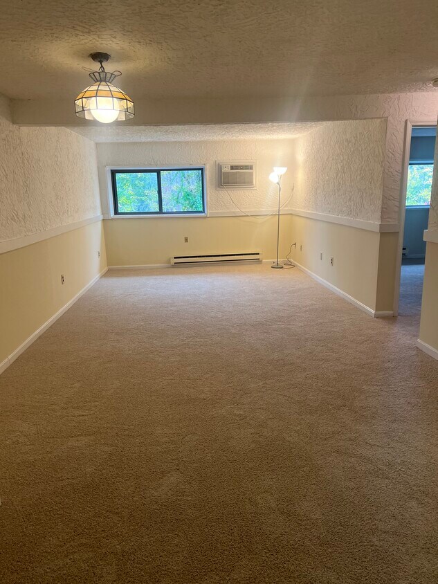 Foto principal - 310 Codman Hill Rd