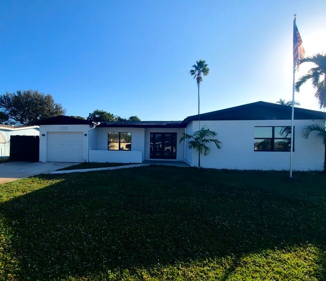 Building Photo - 132 NW 78th Ter