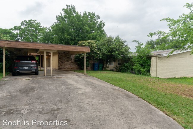 Building Photo - 5829-5829 Sundance Ln