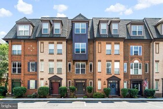 Building Photo - 1424 Trafalgar Ln