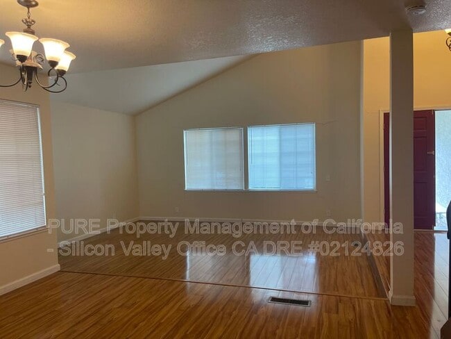 Building Photo - 6361 Pearlroth Dr