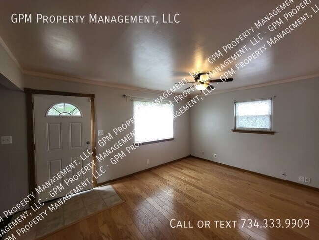 Building Photo - 8152 Nightingale St