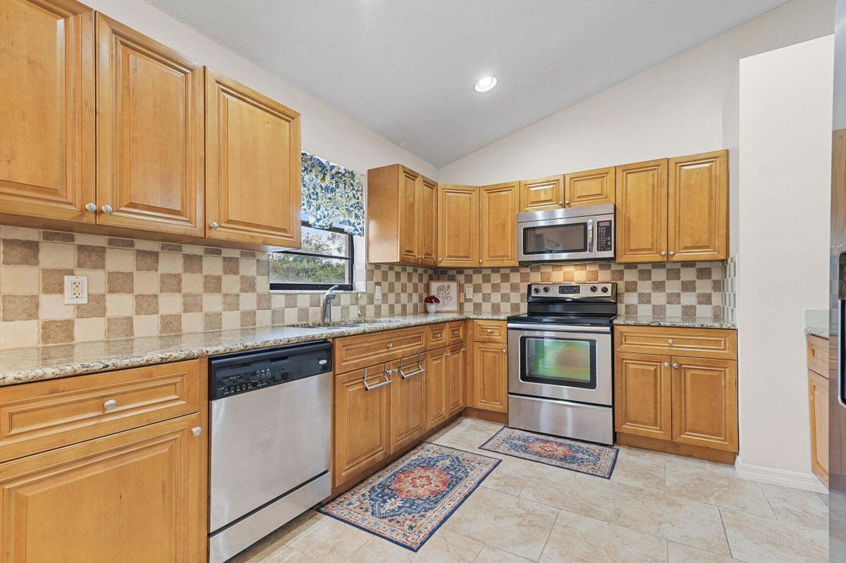 Foto principal - 13434 Columbine Ave