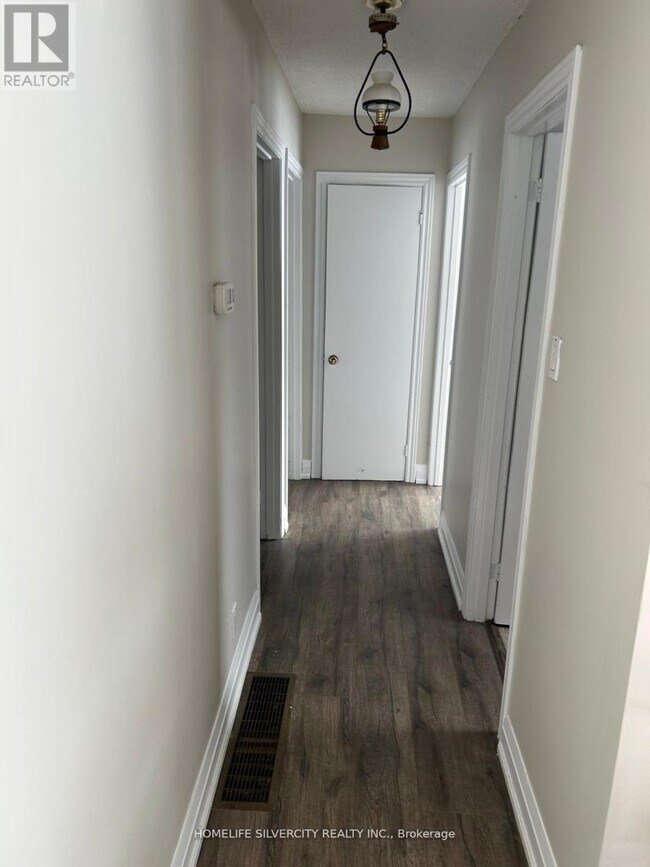 Photo du bâtiment - 10758 Winston Churchill Blvd