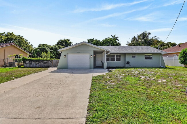 Building Photo - 1317 Willow Rd