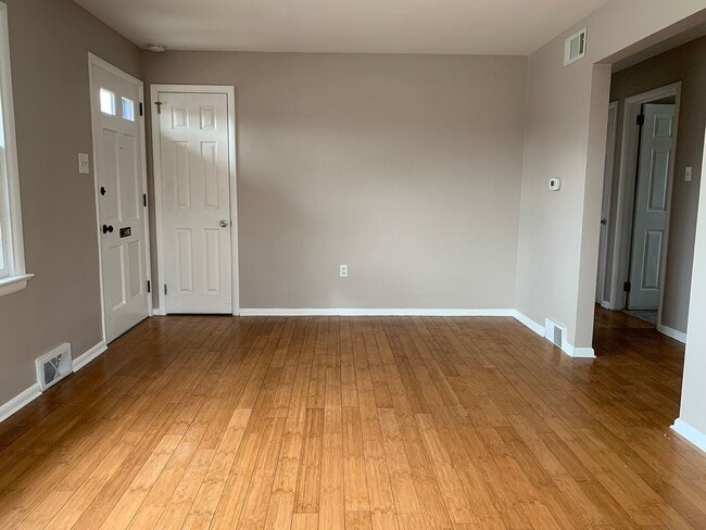 Building Photo - 525 Hilton Dr