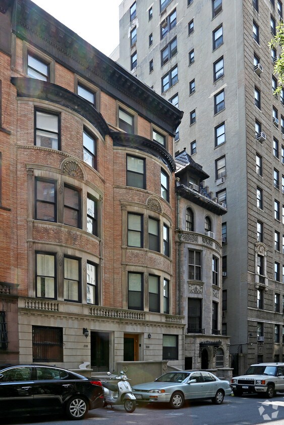 Building Photo - 320 W 78th St