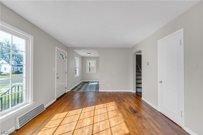 Foto del edificio - 14305 Brunswick Ave