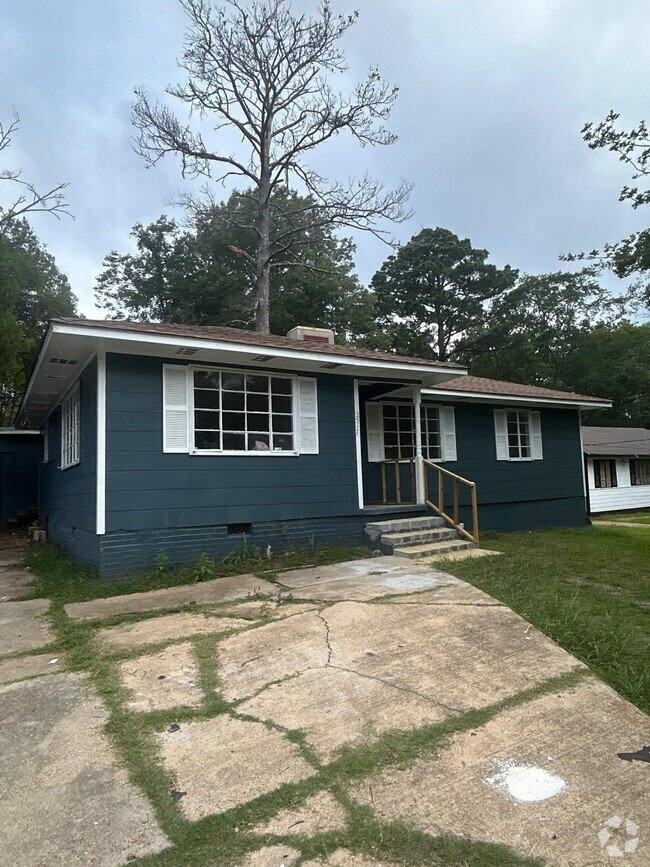 Building Photo - 2517 Coronet Pl