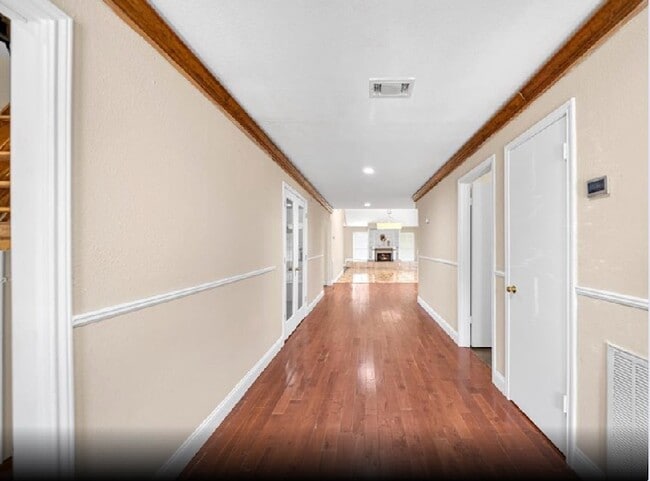 Building Photo - 13014 Skymeadow Dr