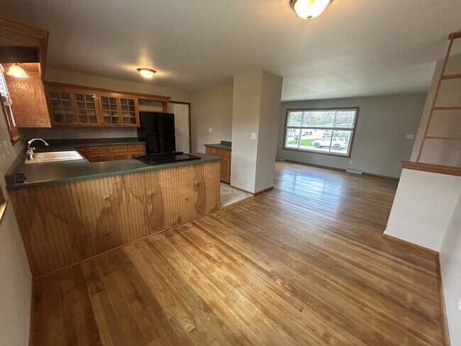 Foto del edificio - N65W24143 Elm Ave