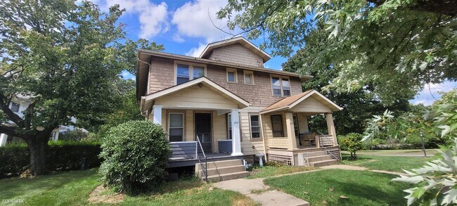 Foto del edificio - 3 br, 1 bath Duplex - 979 King Street 979