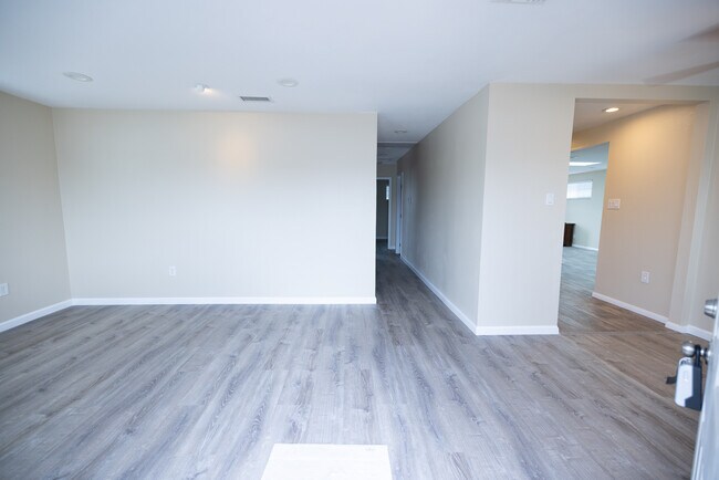 Foto del edificio - 3505 Idlewild Way