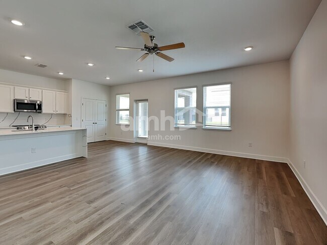 Foto del edificio - 5949 Thistleberry Flds Ln