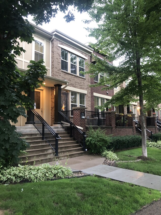 Primary Photo - 3712 Wooddale Ave S
