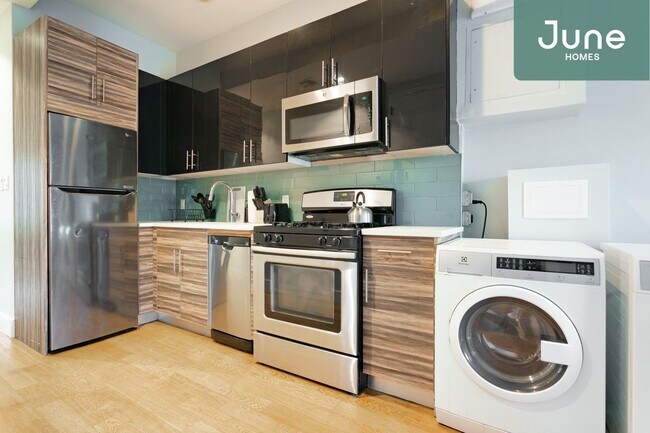 Building Photo - ROOM ONLY in 3-bed/1.0-bath Home