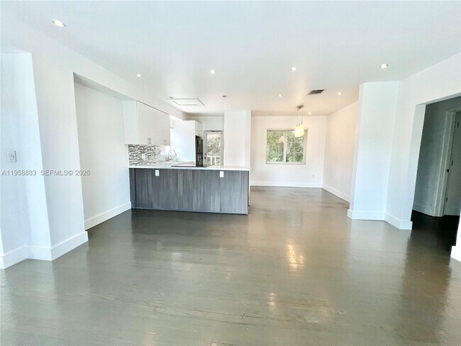 Foto del edificio - 125 NW 100th St