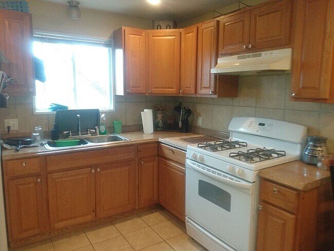 Foto del edificio - 135-135 Sunbury St