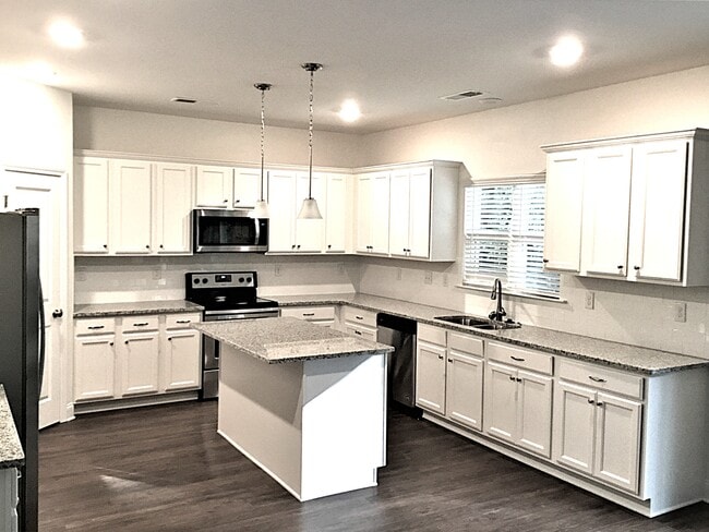 Building Photo - 3920 Riceland Pl