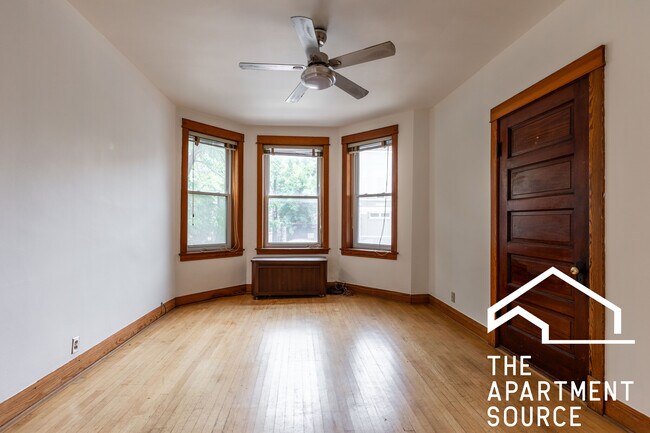 Foto del edificio - 2042 W Armitage Ave