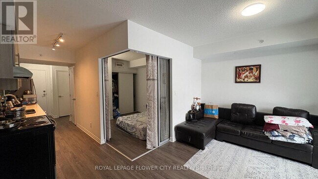 Photo du bâtiment - 1 Falaise Rd