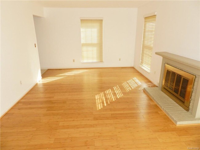 Building Photo - 21214 W Glen Haven Cir