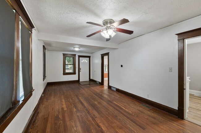 Building Photo - 5633 Lake St