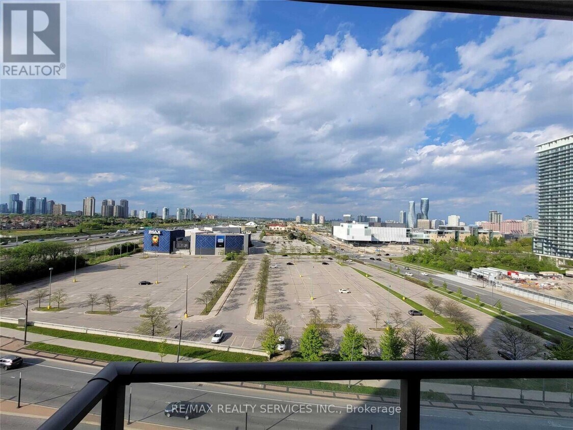 Photo principale - 339-1339 Rathburn Rd W