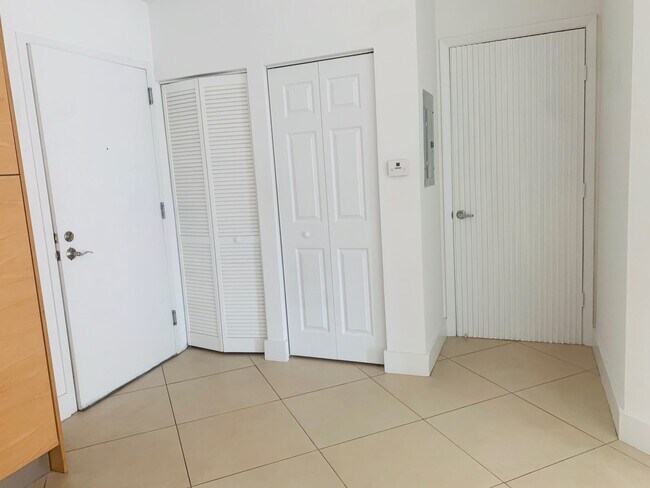 Foto del edificio - 2275 Biscayne Blvd